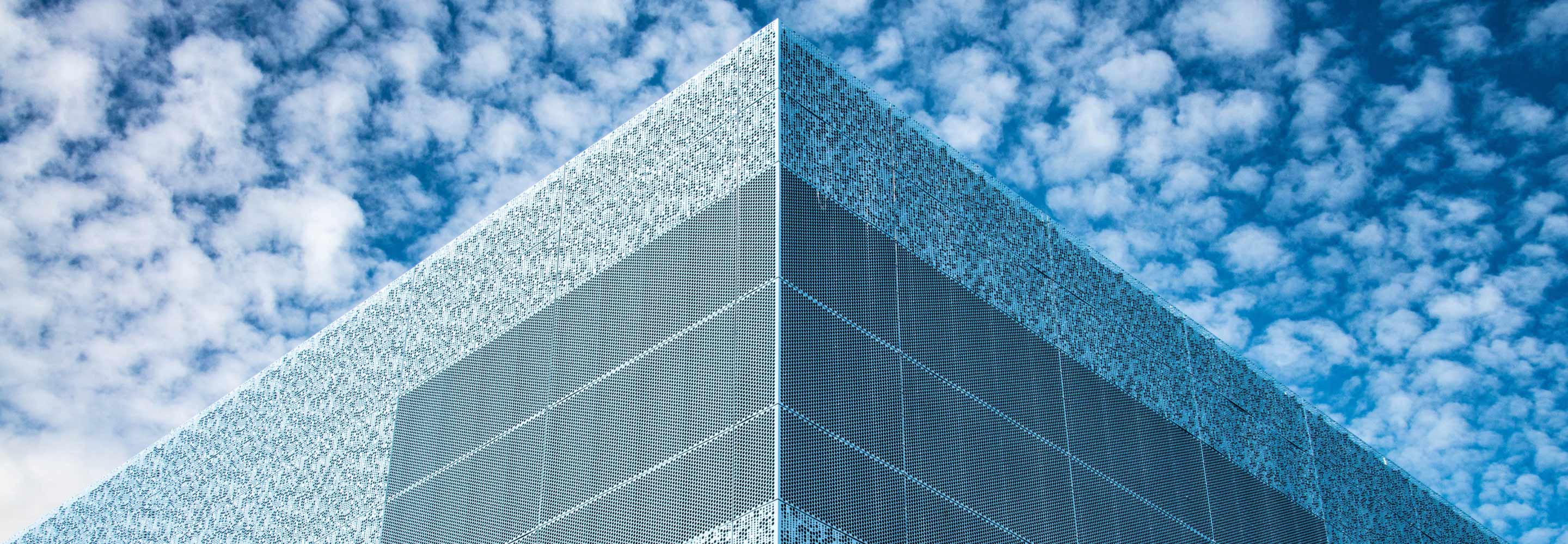 TRIARQ builds new applications and expands business beyond the US by migrating servers from legacy platform to Google Cloud