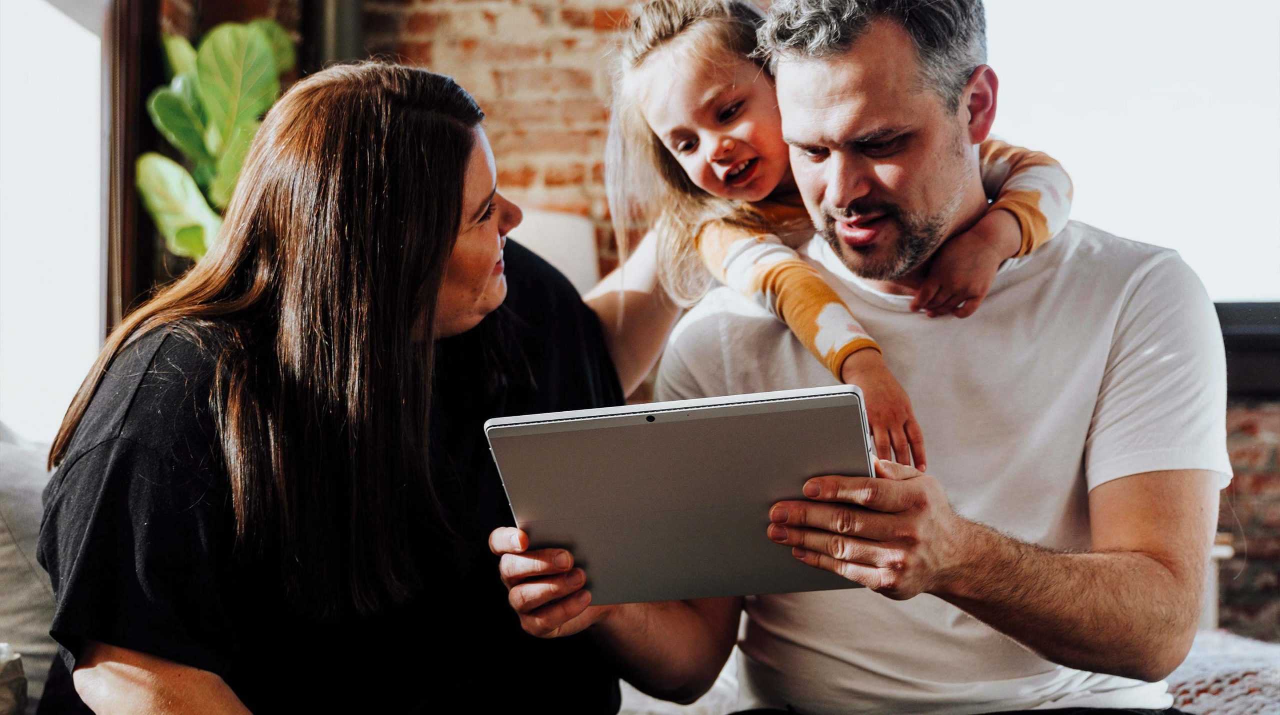 Centralized Command Center to Improve Collaboration on Sales Activities